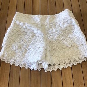 Loft 00P white lace shorts